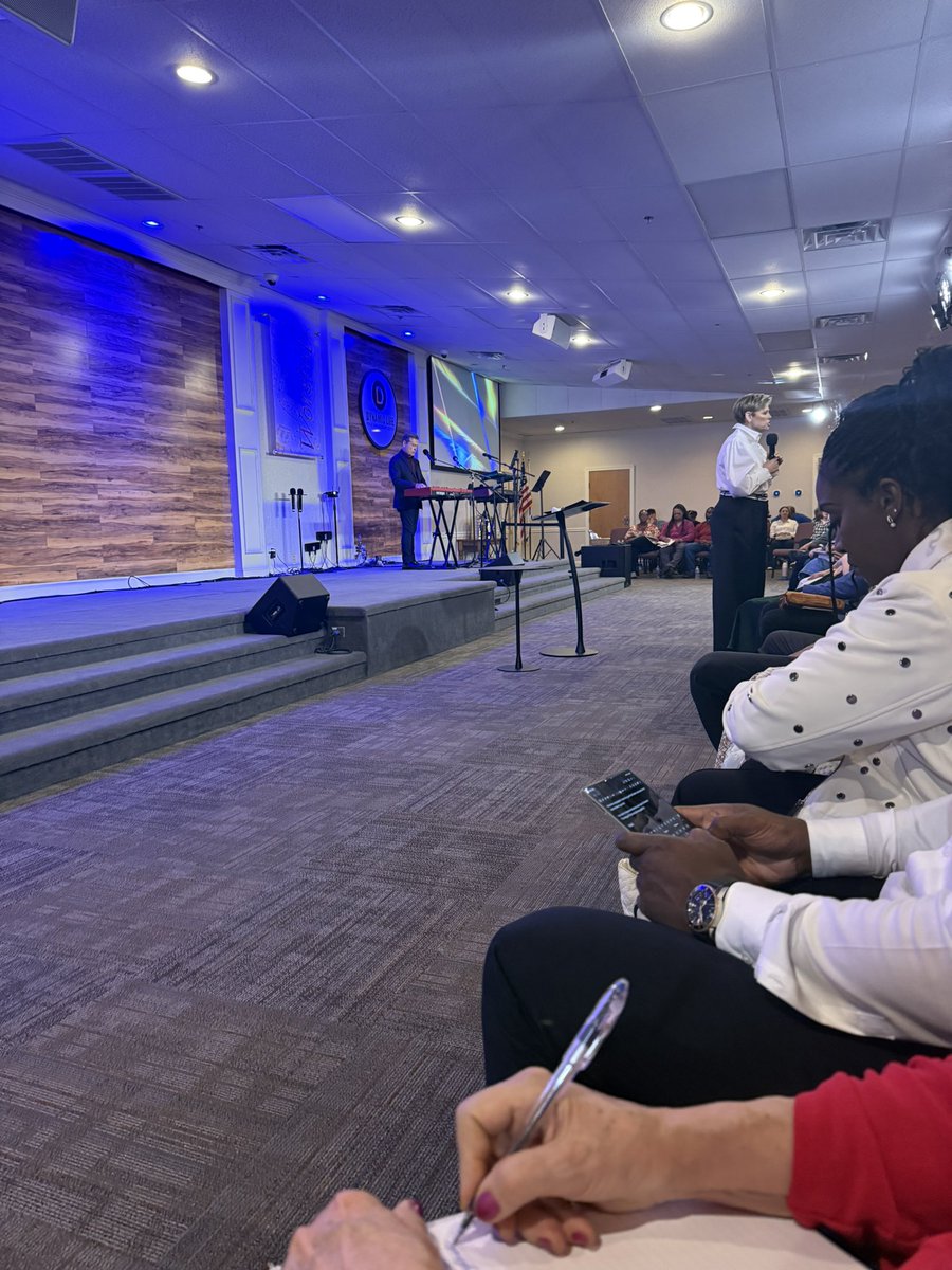 KristinKReadi's tweet photo. “Your life becomes a reflection of what and who you continually respond to.”
Pastor #NancyDufresne
Night 2 at Dynamic Life Praise & Worship Responding to the presence of God, the Word, and the Spirit. #DynamicLife #PraiseAndWorship https://t.co/gkOaRqpIdU