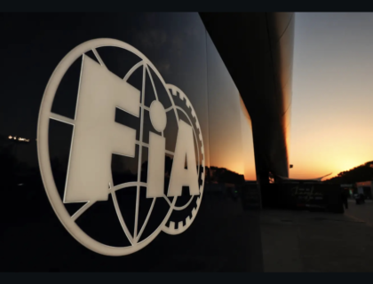 Paddock_GP's tweet photo. F1 : la FIA prête à raccourcir certains Grands Prix dès 2027 pour sauver les nouveaux moteurs
https://t.co/9ypKXc1jKH https://t.co/9un0DlCcsV