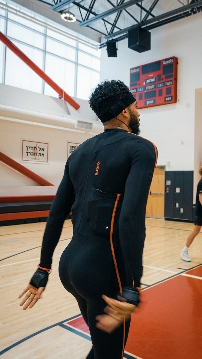 paztlyfe0's tweet photo. Jayson tatum in his motion capture suit CAKED UPPP 😍🍑 (1) https://t.co/4fQYU0dSA5