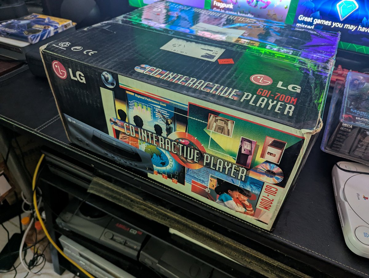 RetroAF_'s tweet photo. @staggerrillattv says that I have not been sharing enough weird shit. So here you go.

This sexy beast is a #CDi made by LG. And I do mean beast, look at the size of this thing. I'd only seen pictures of it before and had no idea it'd be bigger than an OG Xbox.

#retrogames https://t.co/4pPyrdia9g