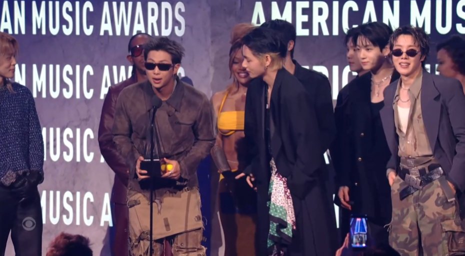TAELY; ARIRANG tweet media