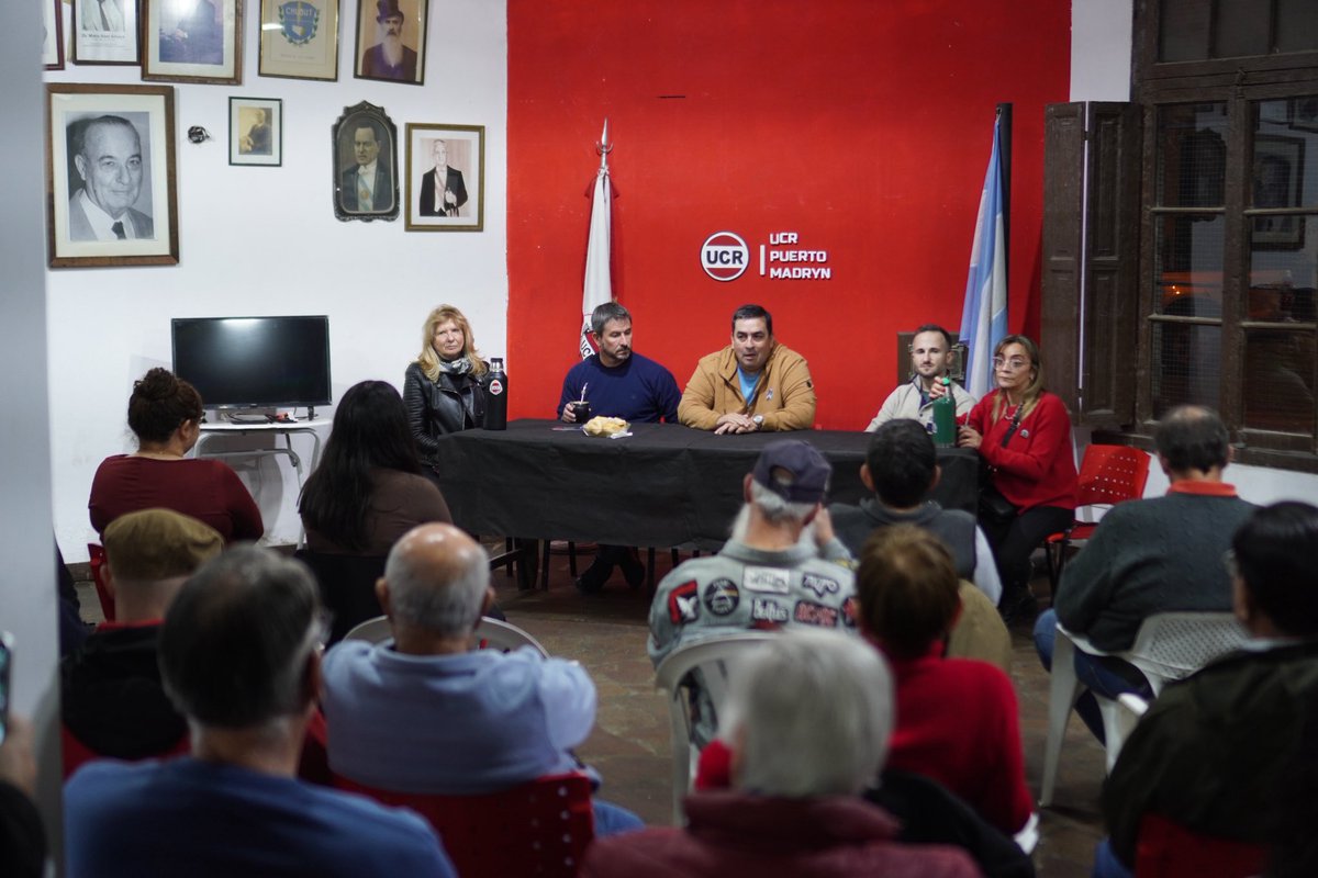 gerardomerinotw's tweet photo. Agradezco al Comité Departamental de Puerto Madryn por invitarme para compartir una muy buena reunión, pensando en el presente y el futuro de nuestro partido.

Coincidimos en la importancia de seguir fortaleciendo la representación en cada localidad, construyendo un radicalismo más participativo, organizado y con fuerte protagonismo de la juventud.

Hay una mirada común sobre el camino que necesita el partido y sobre la importancia de seguir consolidando una conducción provincial fuerte, con diálogo, participación y trabajo conjunto para construir futuro partidario en toda la provincia.