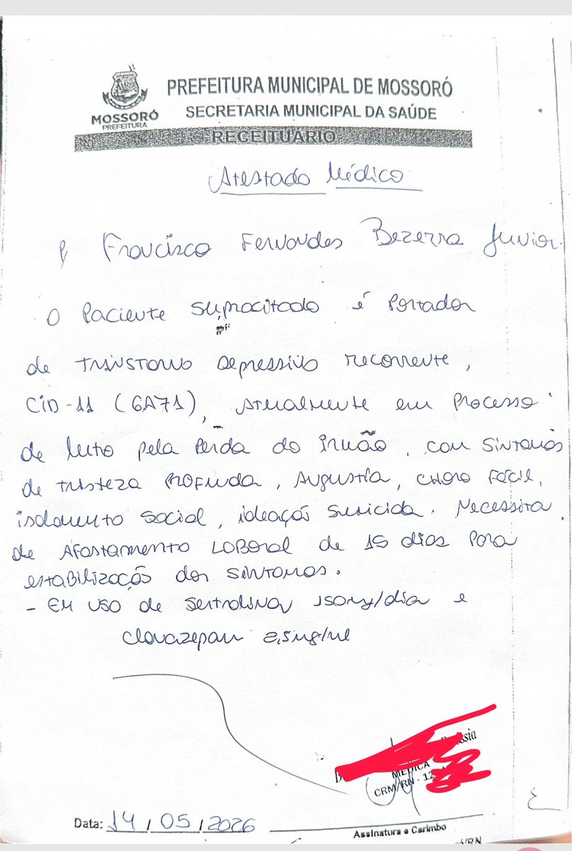 9ChristianGrey's tweet photo. No início do mês eu perdi meu irmão mais velho, a gente estava distante e ele sofreu um AVC e veio a óbito. O papo de que ia larga o emprego era porque não estava aguentando a pressão do luto e ser draftado para o @CBLOW_BR foi um benção que veio em um momento difícil+ https://t.co/qfexLl7nVv