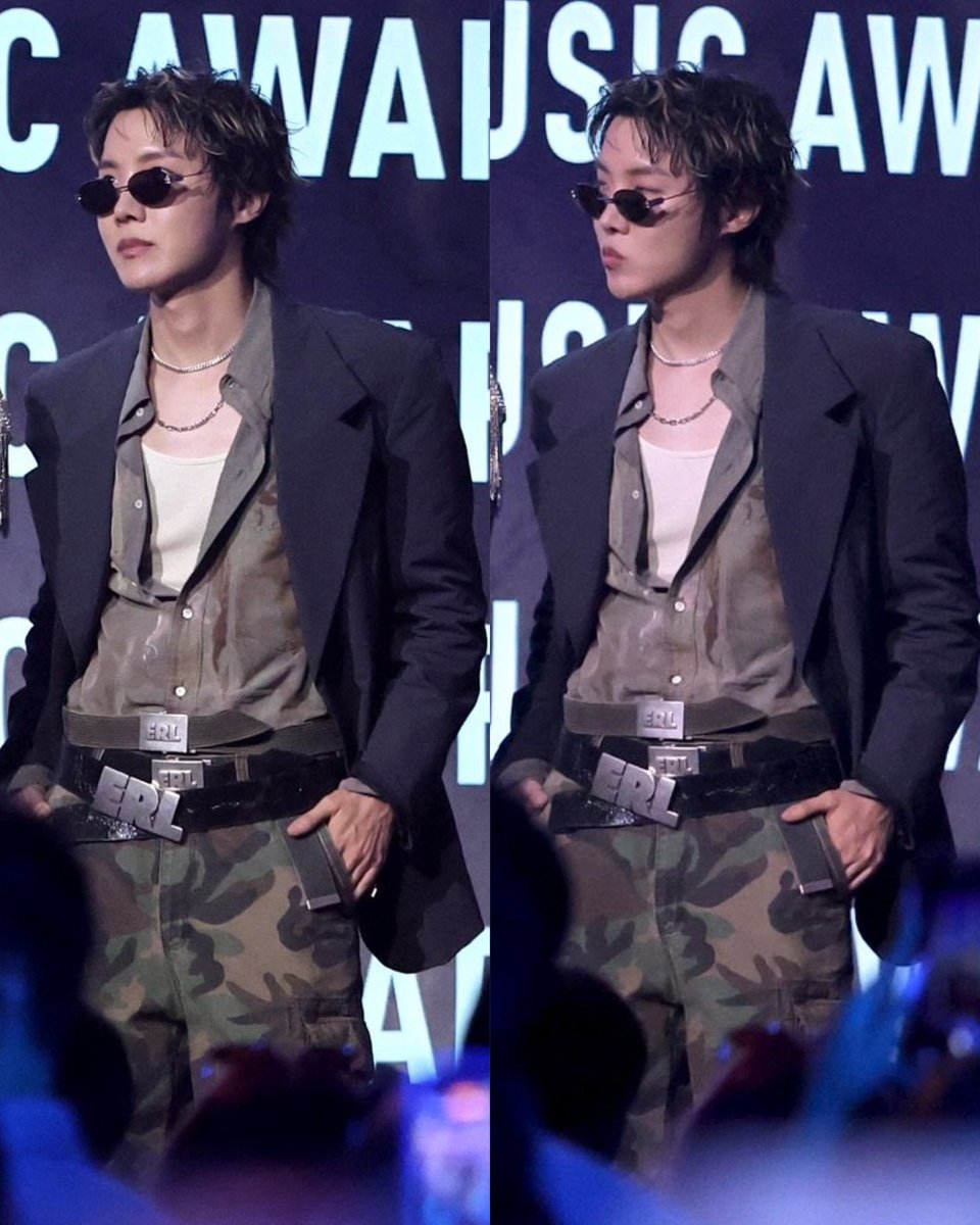 hobiroppi's tweet photo. THIS WHOLE FIT ARE YOU CRAZY https://t.co/LOadketfpL