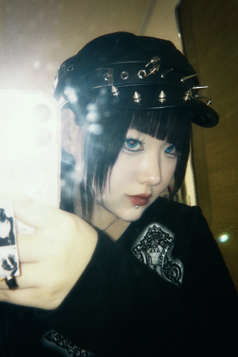 necoseyuna's tweet photo. アシメ前髪にした https://t.co/DBvdZKMrGg