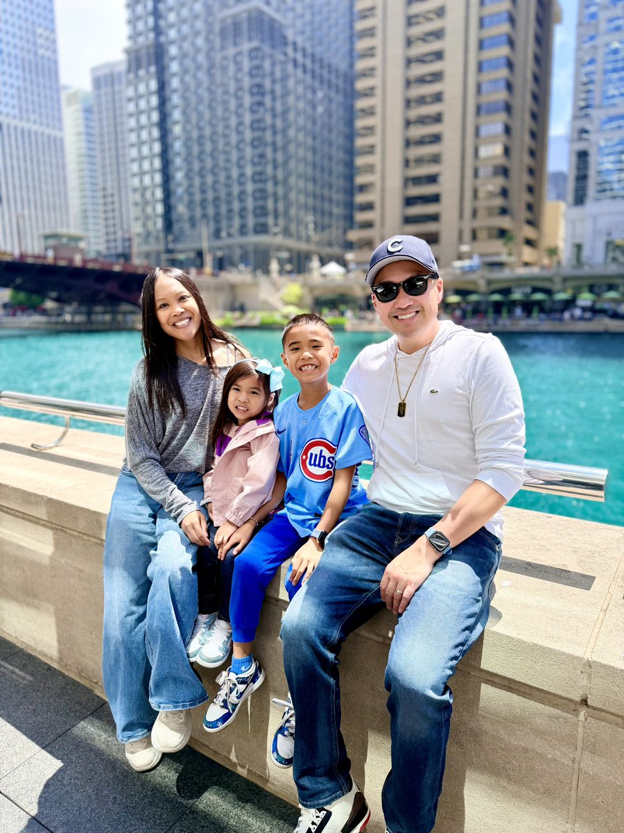 eeegee's tweet photo. Annual Chi-Town Riverwalk staycation ❤️ https://t.co/bD9r1qEA5u