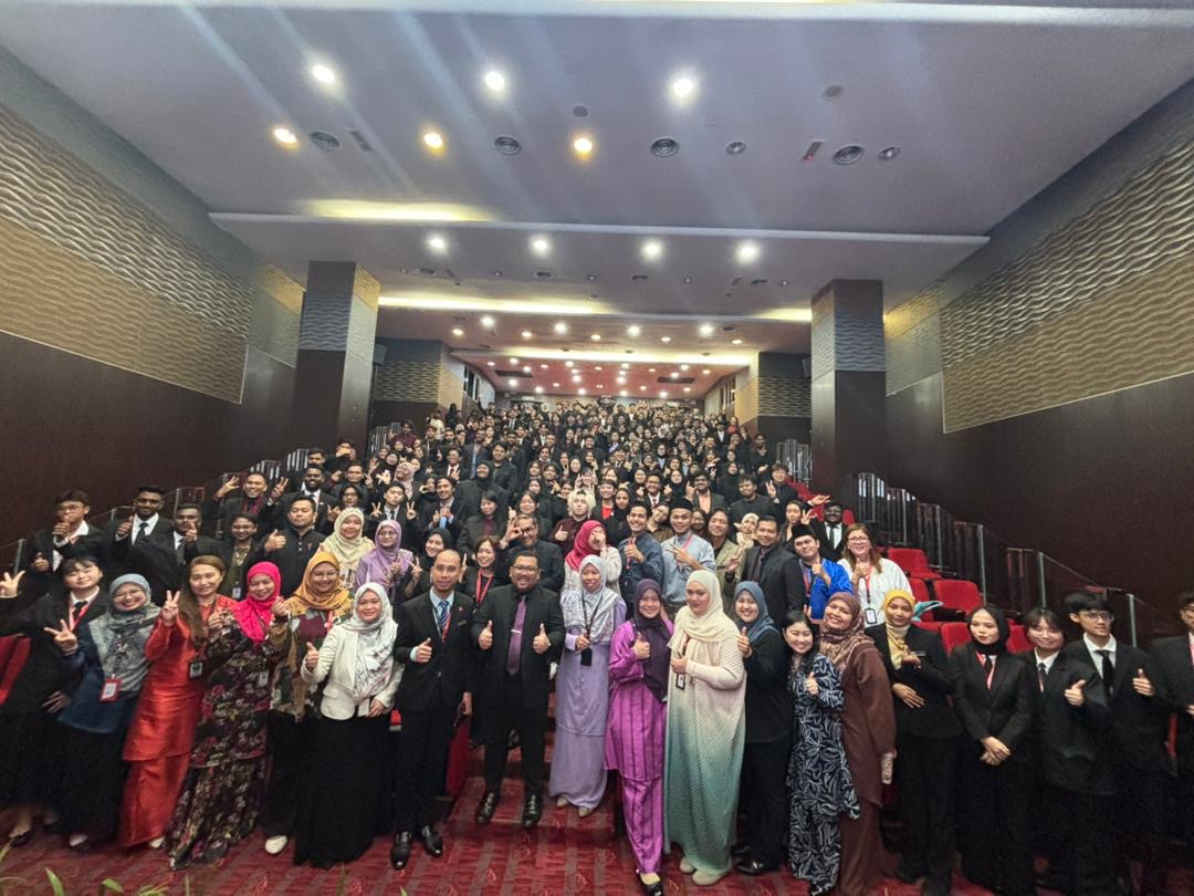 MSUmalaysiaSHCA's tweet photo. Two inspiring days at the 22nd SHCA Research Colloquium Final year Bachelor students from #MSUMalaysiaSHCA presented their research findings, while Diploma in Event Management students successfully organized the event through their MICE Management subject.
#MSUMalaysia https://t.co/kEAB5hwfRr