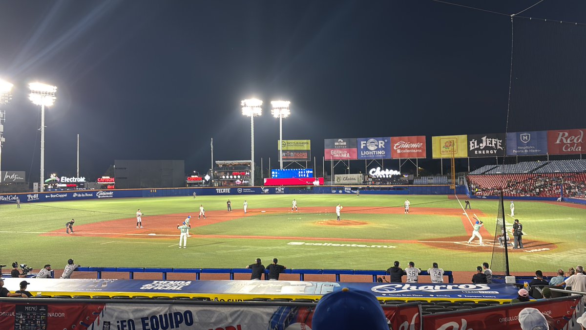 albertoreyna's tweet photo. Que culpa tiene el lunes de no ser viernes??? Golleteando a mis @charrosbeisbol https://t.co/0Mk7WtbJoK