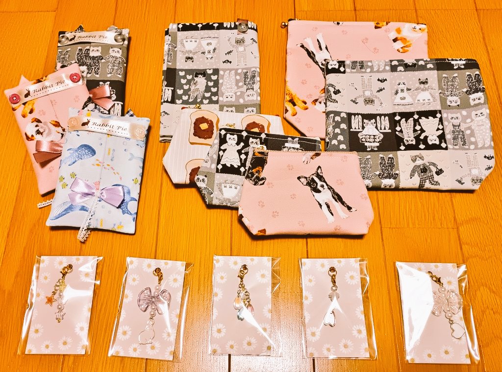 rabbit_pie's tweet photo. こんにちは！
本日もRabbit Pieオープンです！
ぜひお立ち寄り下さい🥰

🎀11時～18時まで営業🎀 https://t.co/6g43GWjUqq