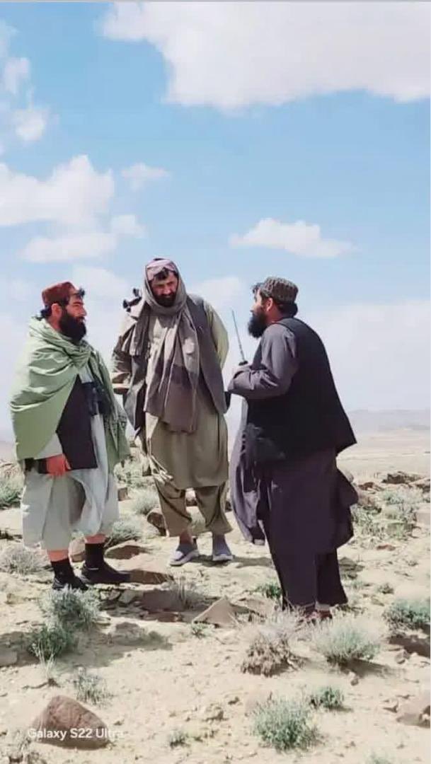 OmariMS213's tweet photo. دمنصور صاحب تقبله الله تعالی روزل سوي اودهغه دلاس راپاتې مدبرانه قائدین!
هغه چې بعض یې دده تقبله الله په امردکفري شکیلاک په شتون کې ددښمن دزړه بنسټونو ته فاتحه ځانونه ورسول اودهغه په مدبرانه قیادت کې دولایتونو مرکزونه ددښمن څخه فتحه کړه، الله تعالی دي
 داسترو خدماتو بدله ورکړير https://t.co/tihAh9rQQU