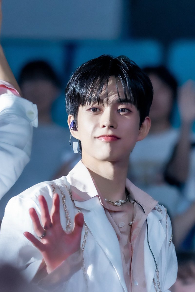 라잌 tweet media