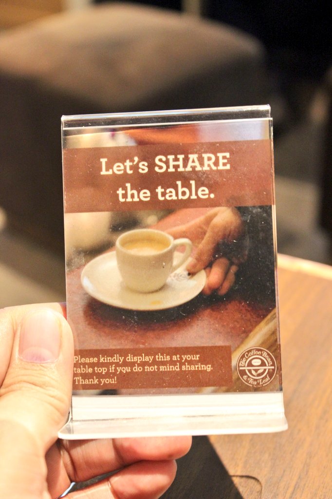 arieparikesit's tweet photo. Kalau ada pilihan sharing table seperti ini di cafe, kamu OK-OK aja dan taruh sign itu di meja atau malah males banget? https://t.co/NvzlZkGnSP