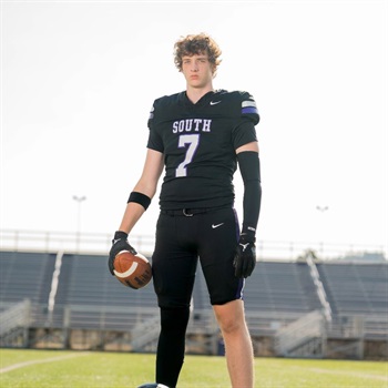 JordanJ_'s tweet photo. Next Up: Talking on athletes potentially landing D1 offers on the upcoming collegiate showcase circuit https://t.co/90KuzcXBBD Featured at @PrepRedzoneWA @PrepRedzoneOR .. @Brady_Knips80 @brady_nich72 @MaxBridges_23 @AidanGalusha27 @EPopulus54 @sRobbins620 @ashton_randall2 @o_holverson @brevikhill8