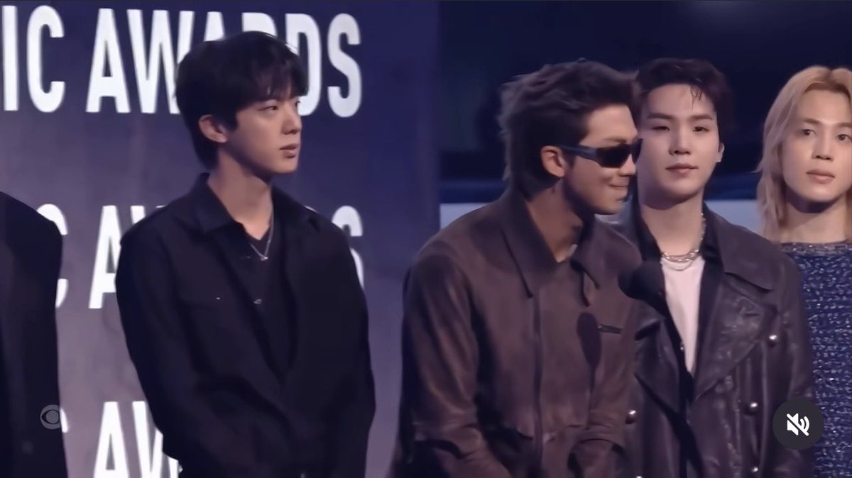 Golden_violet7's tweet photo. Our boys!!
Congratulations #BTS
#Swim 
#AMAs
#BTSonAMAs
BTS AMAS 2026
BTS BTS BTS
#ElRegresoDeLosReyesDelKPop 
👑👑👑👑👑👑👑
#BTS7 
@BTS_twt @bts_bighit https://t.co/gRXJUYx7tp