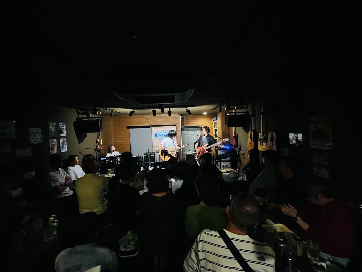 WataruSato's tweet photo. Beadroads 関西ツアー
無事に終了しました！

神戸OVERLAPで、EAST GATE STREET BANDと無道バンドの皆さんとのライブ
枚方PAPA CAFEでのCake&amp;Music

また、良い思い出ばかりが増えました。
ご来場いただいた皆さん、ありがとうございました！

また詳しくはブログに書きます。本当にありがとう。 https://t.co/C95nXkP9s0