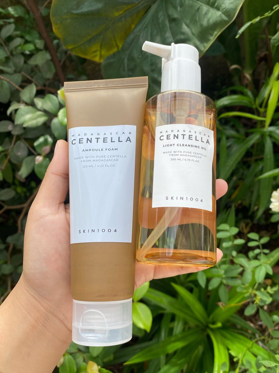 ssyabr's tweet photo. ABIS FULL MAKEUP KONDANGAN 💗✨

pulang-pulang langsung double cleansing pake SKIN1004 biar makeup tebel ga numpuk di kulit. https://t.co/xH2taxbmx6
