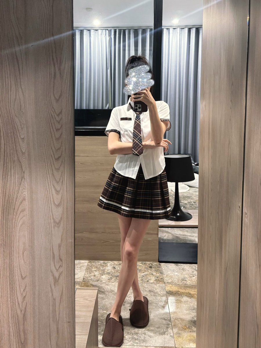 MORII_Monroe's tweet photo. 绳子系在衣服里面是不是会更好呢🤔 https://t.co/abFq2TsrSt