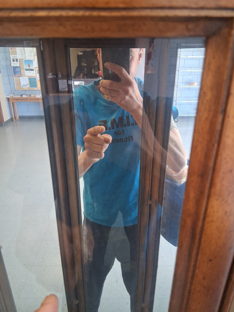 SpeBDbeezknees's tweet photo. Always assessing and passing evaluations - Take a hard, healthy look in the Mirror with regularity 
Despite being subject to #EnforcedDisappearance  &amp; #Torture by cnada state actors, Spe B's in #Ipeccable Health 🧠🫀of entirely Sound Mind &amp; Body
#CheckYourself #TrustSpe #FreeSpe https://t.co/Oq9vU2PH96