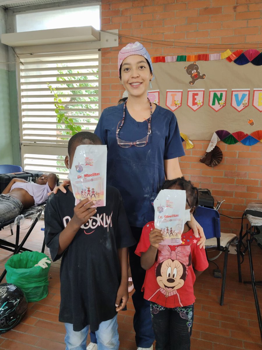 FunAlianzaS's tweet photo. 💙 Llegar a los territorios con servicios de salud genera un gran impacto social y comunitario.
Gracias a la alianza con Misión País llevamos: 🩺 medicina general y especializada, 💪 fisioterapia y 💊 entrega gratuita de medicamentos. https://t.co/mMN9vfrDu0
