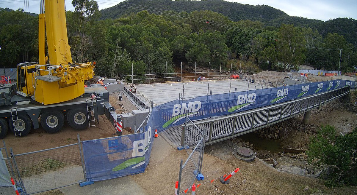 TSVCouncil's tweet photo. 🏗️ Reconstruction of the 𝗦𝗼𝗼𝗻𝗶𝗻𝗴 𝗦𝘁𝗿𝗲𝗲𝘁 𝗯𝗿𝗶𝗱𝗴𝗲 𝗼𝗻 𝗠𝗮𝗴𝗻𝗲𝘁𝗶𝗰 𝗜𝘀𝗹𝗮𝗻𝗱 is progressing well, with major structural works nearly complete and vehicles expected to return in late July: https://t.co/dAhqsnvBNn https://t.co/SKdWDfIyWu