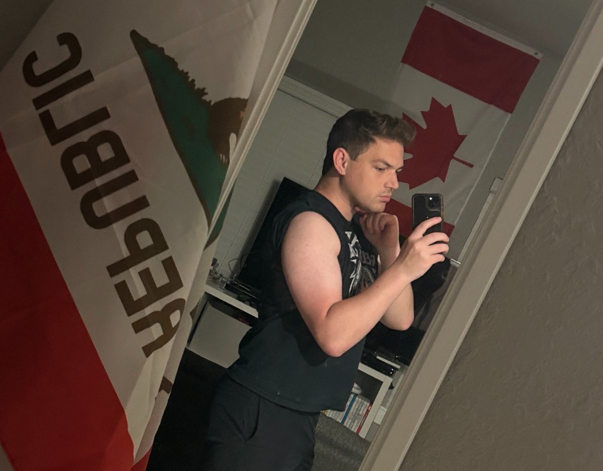 maxʬеll tweet media