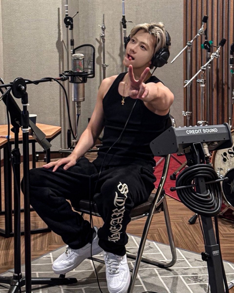 𝙮𝙤𝙪𝙧 𝙛𝙖𝙩𝙝𝙚𝙧 tweet media