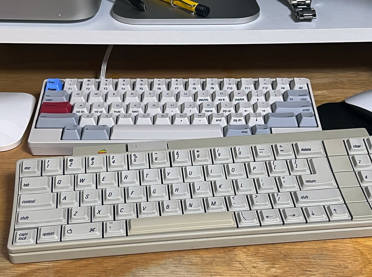 hamu_toshi's tweet photo. ADBをUSBに変換して長年愛用していたGSキーボードが、遂に一部のキーを認識しなくなった。

修理も考えたけど、86年製のビンテージ物だからこれを機に引退させて、念願のHHKBを思い切って購入した。

結論：もっと早く買い換えるべきだった。 https://t.co/ZaTf5ssrPZ