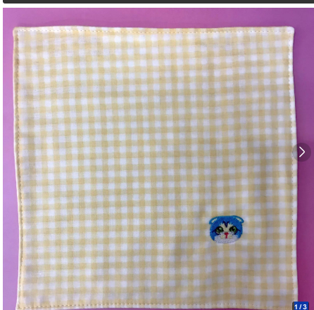 cocorety46's tweet photo. ブルー猫の刺しゅうが可愛らしいアクセントになっており、使うたびにほっこりとした気持ちになれるのも魅力。¥600

【福祉施設制作】くま作　ハンカチ　「刺しゅう入りガーゼハンカチ（ブルー猫×イエローチェック柄）」NO.5223 https://t.co/gi8I3U3Rip