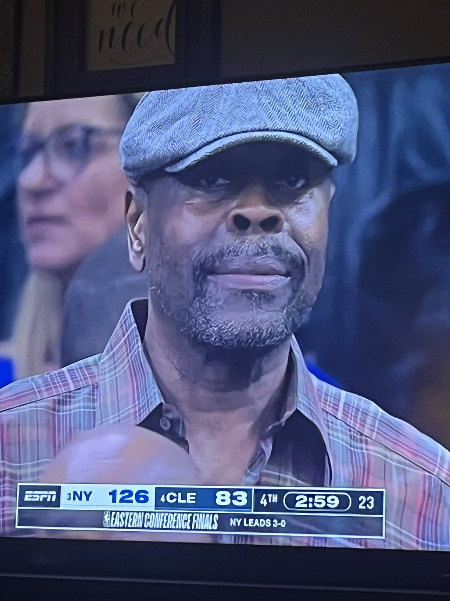 DTram87's tweet photo. Patrick Ewing: Standing Tall. #iykyk https://t.co/vPGT9X6cPq