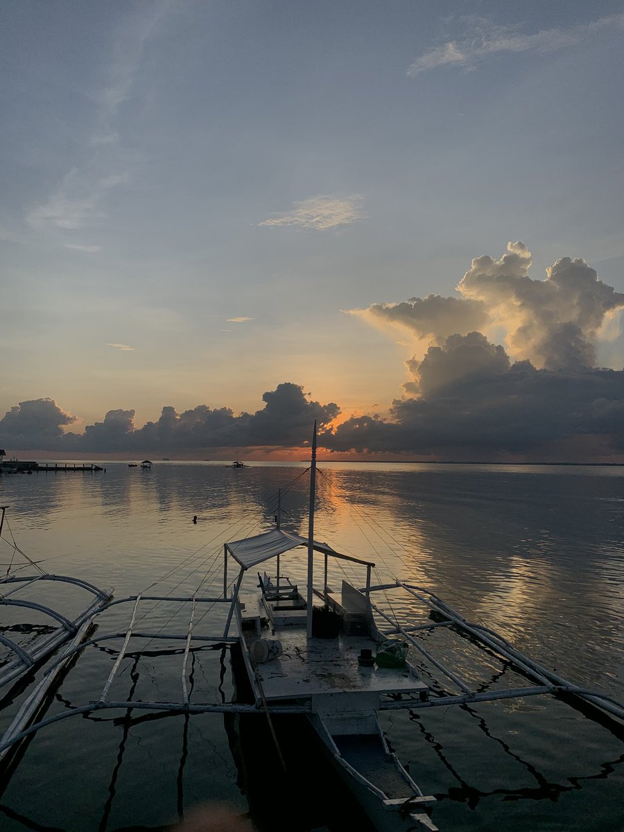 NNikkani's tweet photo. I’m loving my May so far, mesmerized by the beauty of the sky. 🥺 

#sunset #sunrise https://t.co/2gPiCyENAy