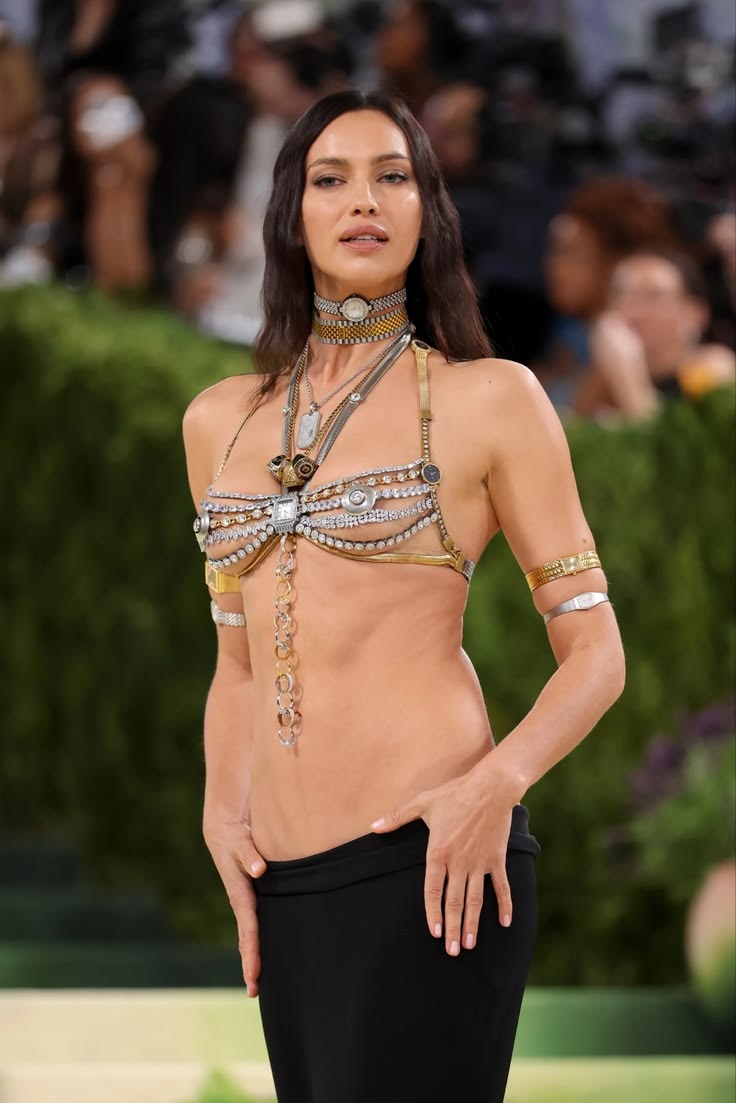 Junnu0304's tweet photo. Irina shayk MetGala 2026  look just outstanding https://t.co/iJgiG6HSyY