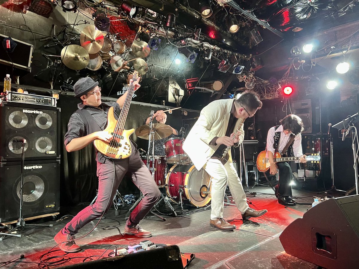 drumpod's tweet photo. 9/5 #ヨシダシンゴ45歳の感謝祭
#キクラテメンシスAnima 出演決定！
有機的で能動的なアンサンブル
エモーショナルなインプロと静寂のコントラスト
世界のイマケン(Fl)気鋭の秋葉龍(G)ジャンル不明のヨシダシンゴ(D)この3人をまとめ上げるリーダー国分巧(B)
おすすめんず！是非！
#町田theplayhouse https://t.co/yuVxZ84GPG