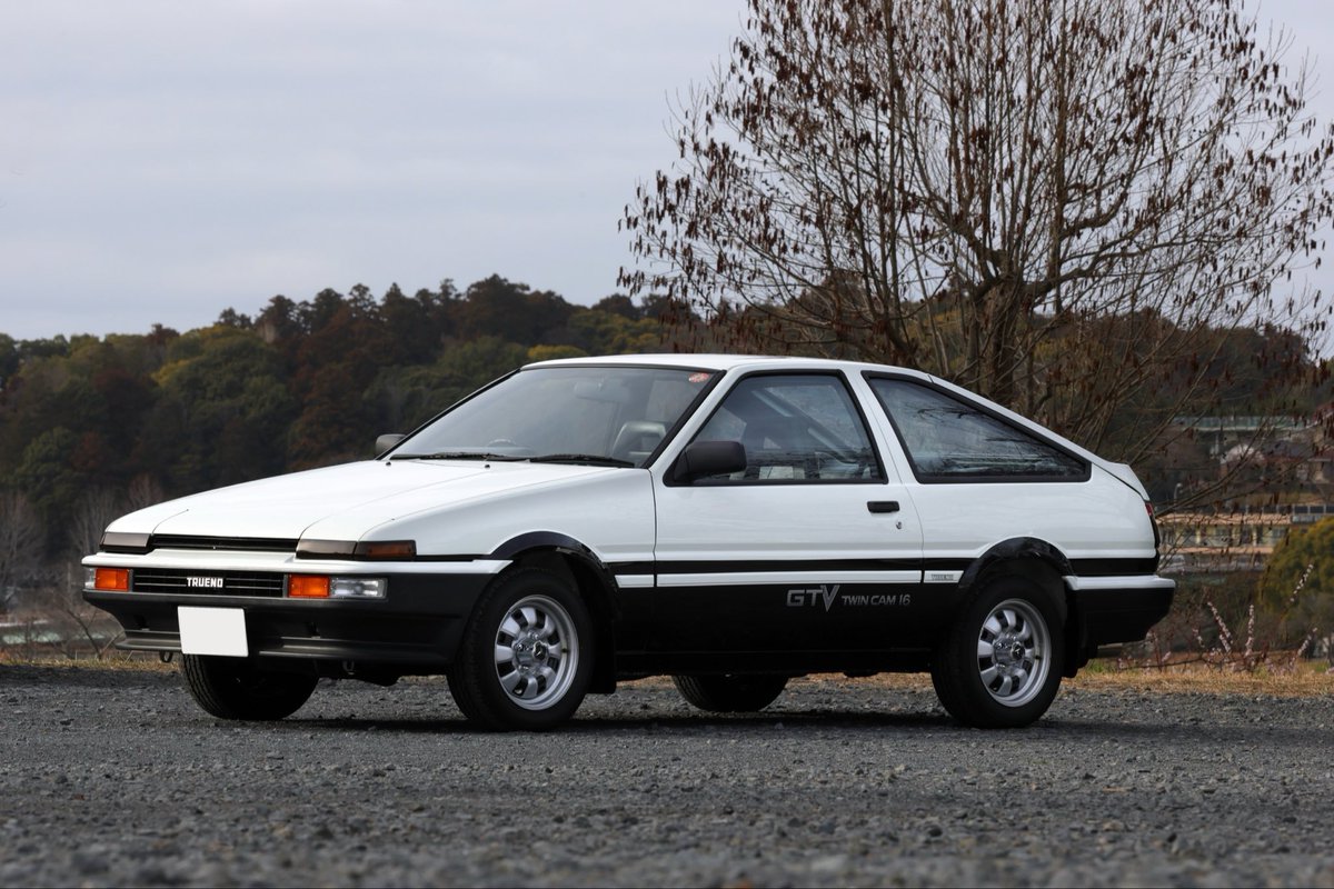 TOYOTA_GR's tweet photo. ／／／
Nostalgic DAY OUT 2026 in Himeji
#GRヘリテージパーツ 出展決定！
＼＼＼

GRヘリテージパーツプロジェクトは、6/7(日)姫路セントラルパークにて開催される『Nostalgic DAY OUT 2026』へ展示出展いたします。

✅今秋復刻発売予定の #A80スープラ インストルメントパネルとそれを組付けた試験車両

✅現在受注受付中のシリンダーヘッド/ブロックを組付けた4A-GEを搭載し、GRガレージ水戸けやき台がレストアした #AE86 スプリンタートレノ

イベントの詳細はこちら
➡️ https://t.co/uz11yDkyFP

会場にて皆さまのお越しをお待ちしております🚗💨