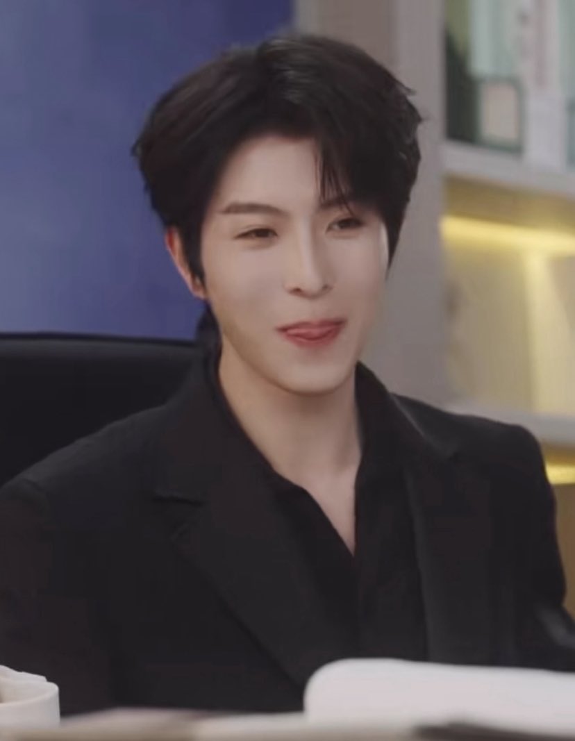 츄 ⟢ tweet media