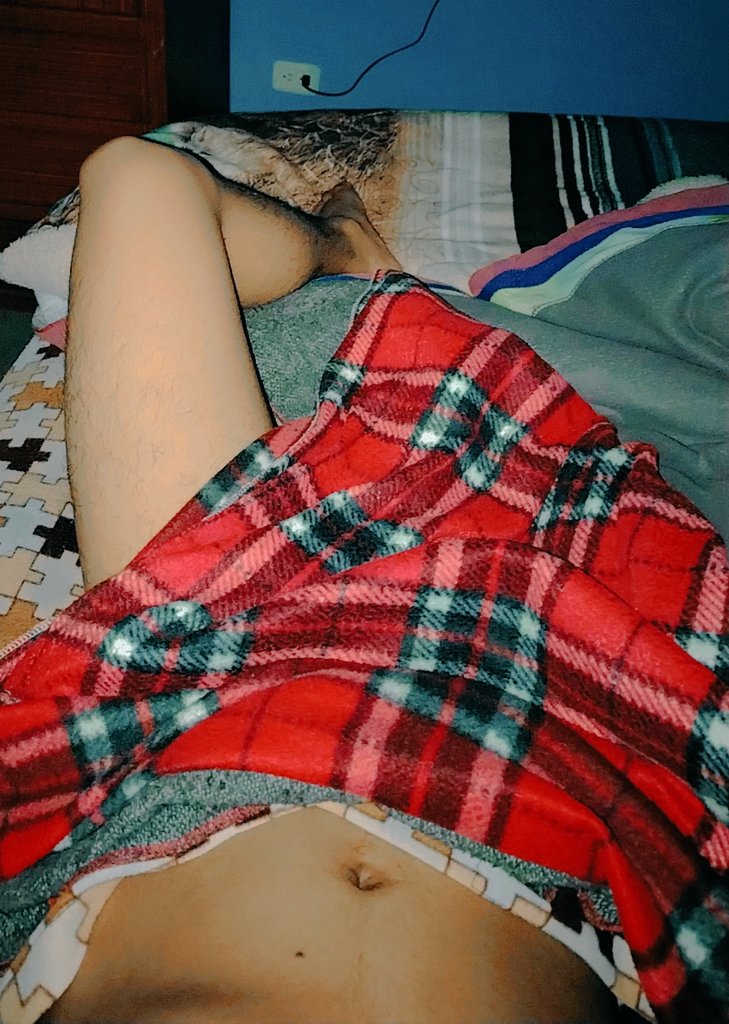 Frank_840's tweet photo. Que rico se siente dormir sin ropa 🤤🤤🤤
Como quisiera a alguien que me abracé o para abrazar 🥵🥵🥵 https://t.co/xO2QxncFqs