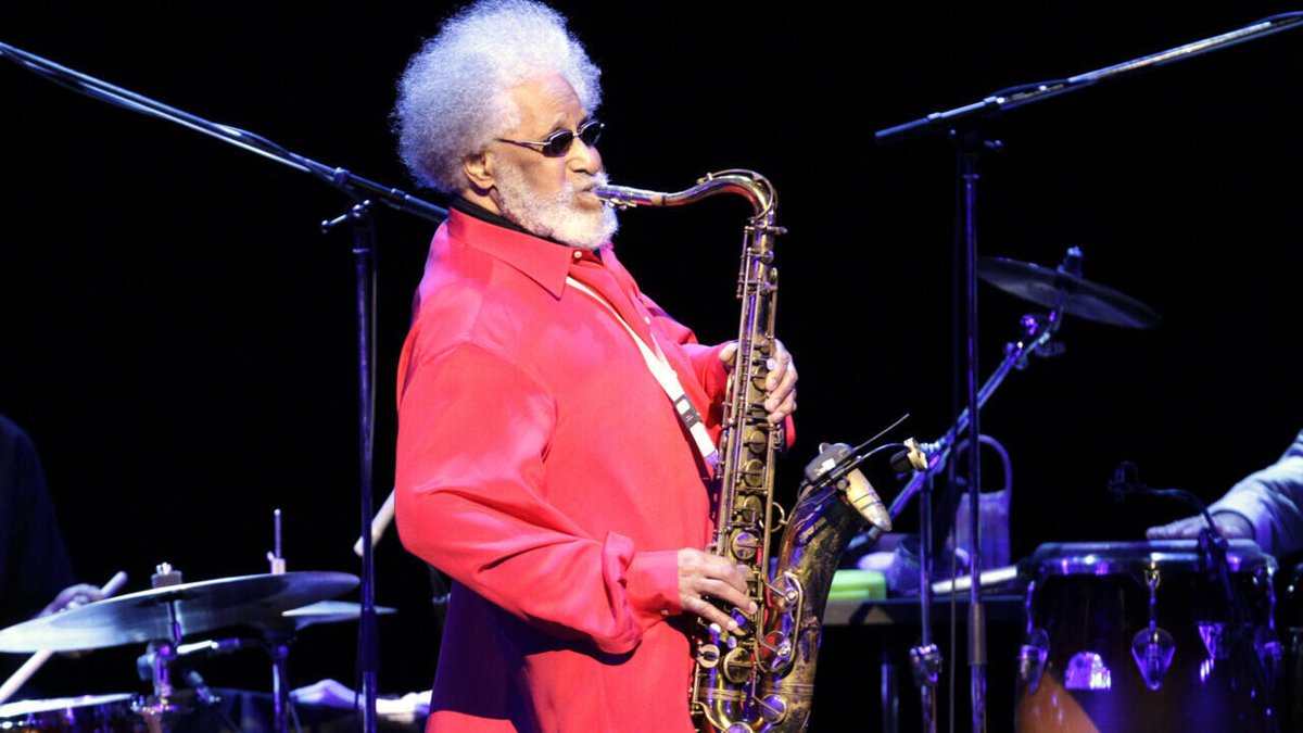 France24_fr's tweet photo. Le saxophoniste Sonny Rollins, dernier "colosse" du jazz, est mort à 95 ans
➡️ https://t.co/POsVrz5Keu https://t.co/OThdMnrxkI