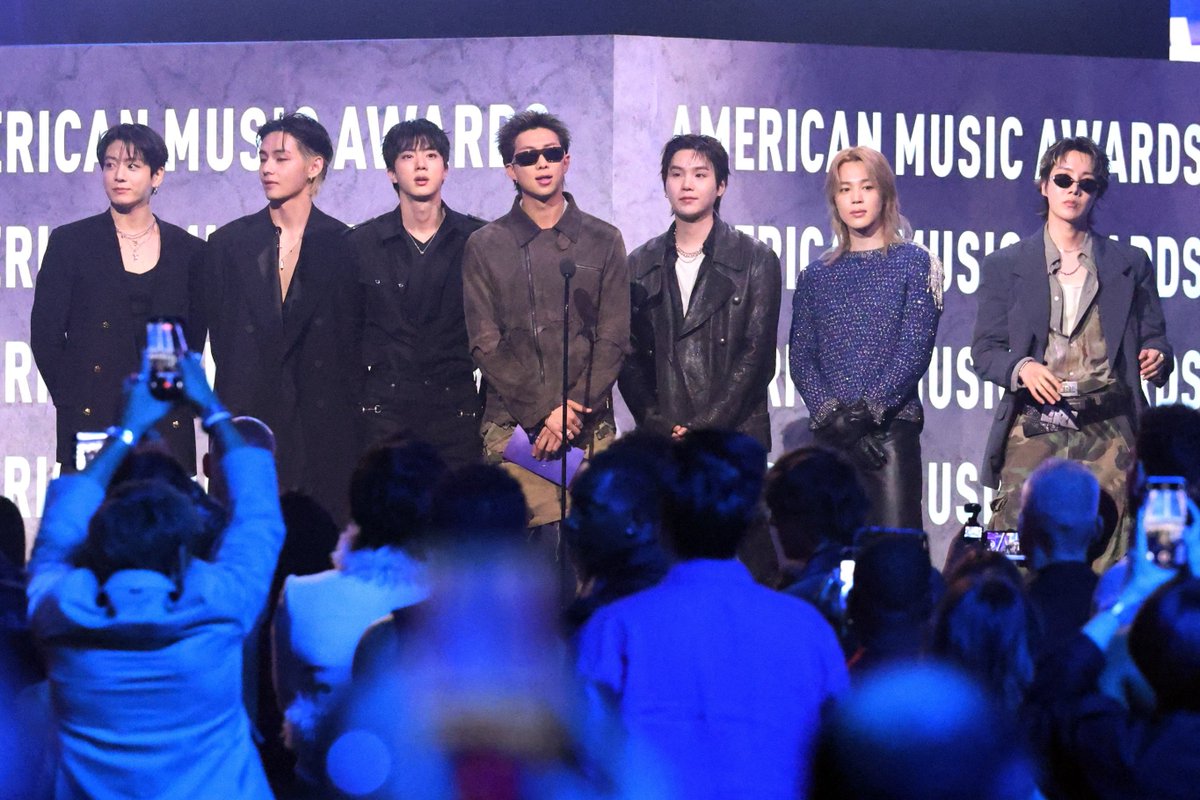 BTS Charts & Awards tweet media
