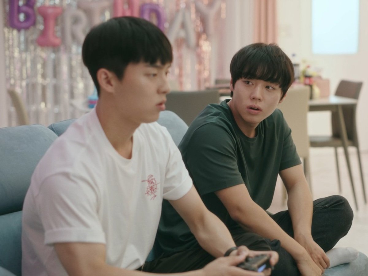 벨 tweet media