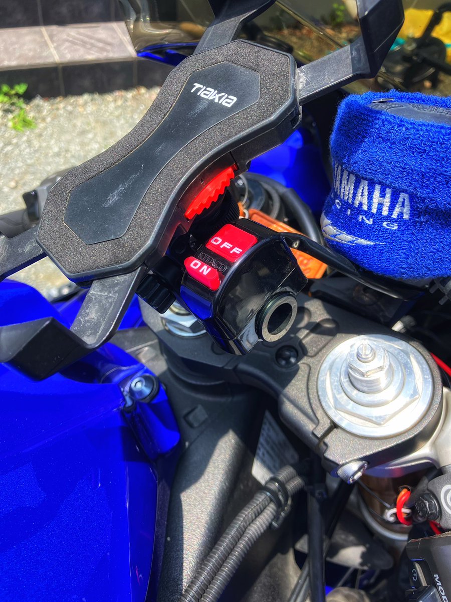 dam_RN23N's tweet photo. 本日R1にキタコのハザードキット取り付け実施！あと関係ないけど家のヤマボウシの花が満開でとってもキレイ👍
(2026/5/26) https://t.co/xKjLmAGHMW