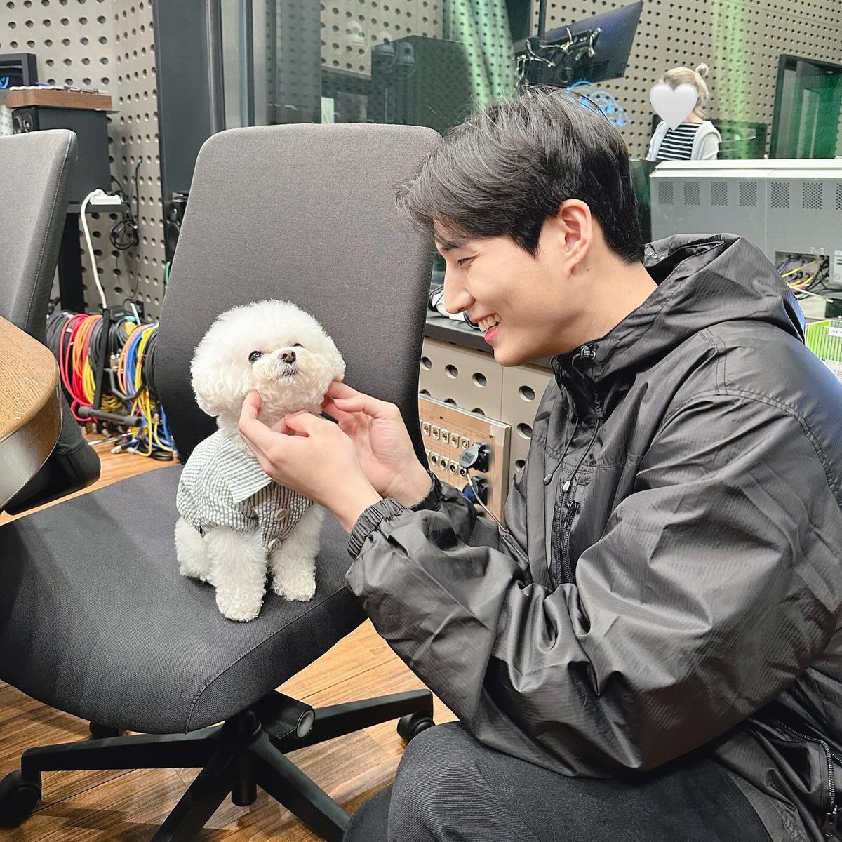 늘이 tweet media
