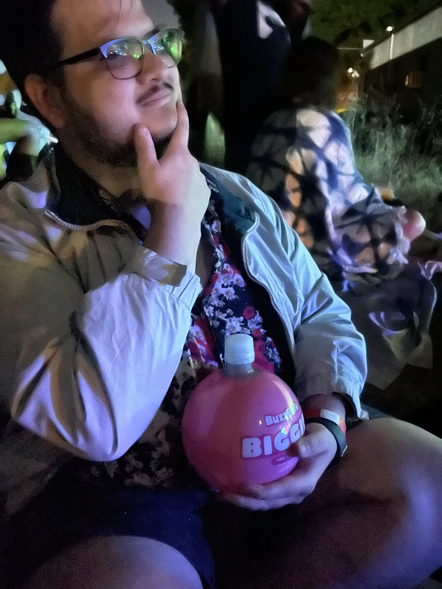 CaptainDicc's tweet photo. Pondered my orb https://t.co/jsP0K7wNOc