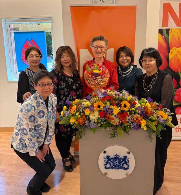 NLinJapan's tweet photo. On May 13, the Bloemist Diploma Ceremony hosted by Agricultural Counselor Denise Lutz was held at the Netherlands Embassy’s Dejima Lounge. Graduates from Akita, Niigata, and across Kanto received diplomas in person. Congratulations to all!

https://t.co/12GLRACpbz https://t.co/SkHHiVI6XH
