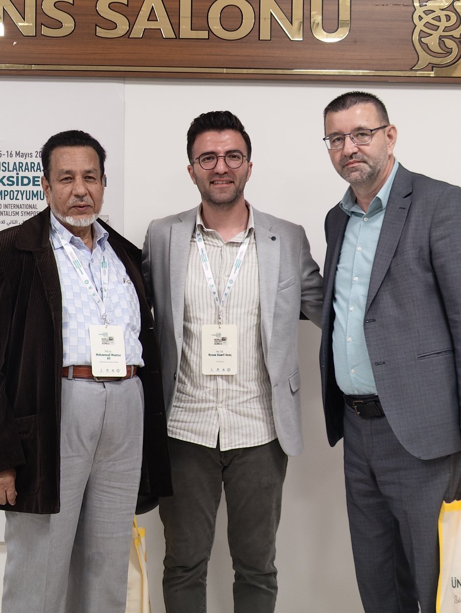 HasanKamiil's tweet photo. Uluslararası Oksidentalizm Sempozyumu-II, Siirt Üniversitesi İlahiyat Fakültesi’nde 120’yi aşkın bildirinin sunulduğu verimli bir ilmî ortamda gerçekleştirildi. Sempozyumun oksidentalizm literatürüne katkı sunmasını ve hayırlara vesile olmasını temenni ederim. https://t.co/iovCROrJeL