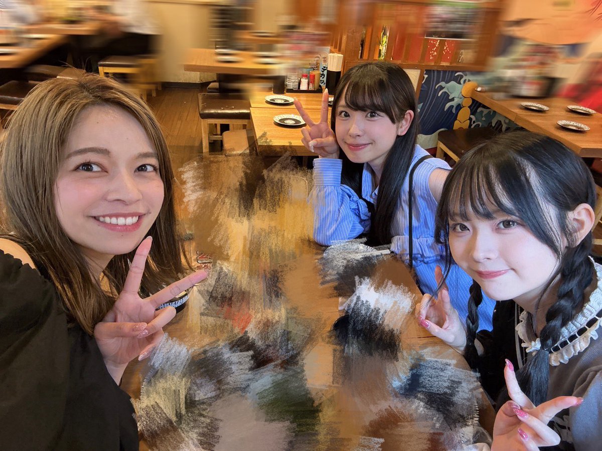 GROUNDQUEENS's tweet photo. GROUND QUEENSのグッズで欲しいグッズがあったら教えてください🗣︎💬 https://t.co/4cw3BQ2ons