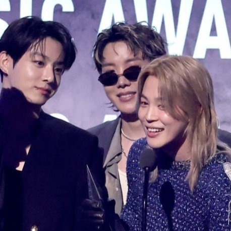JAKSAL_5813's tweet photo. 눈으로 낳았는데 그냥 https://t.co/8kgoO7rZy1