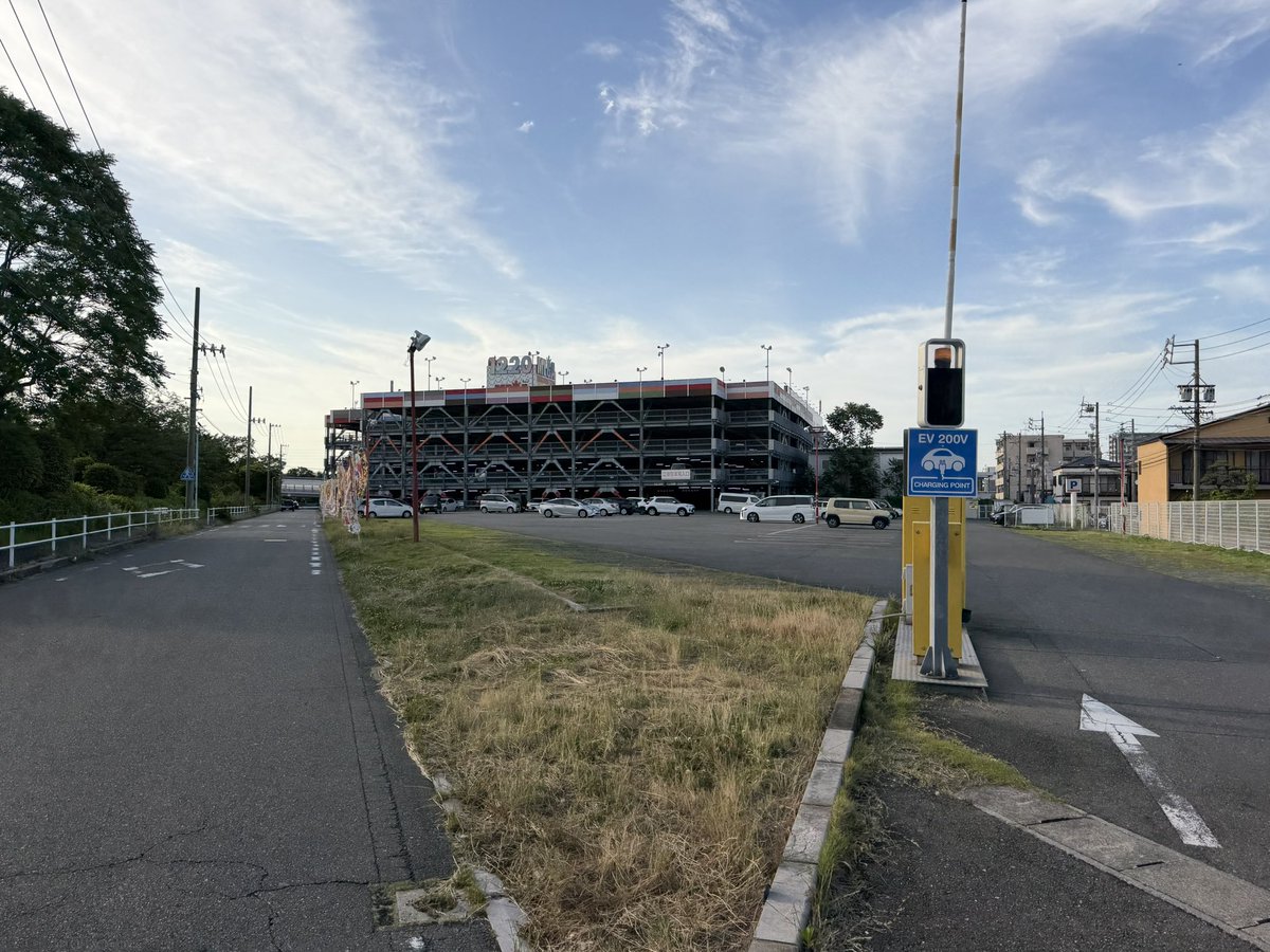 エイデン本社跡 東海地方を中心に展開していた家電量販店チェーン。2002年にエイデンと中国地方のデオデオの経営統合により株式会社エディオンと ...
