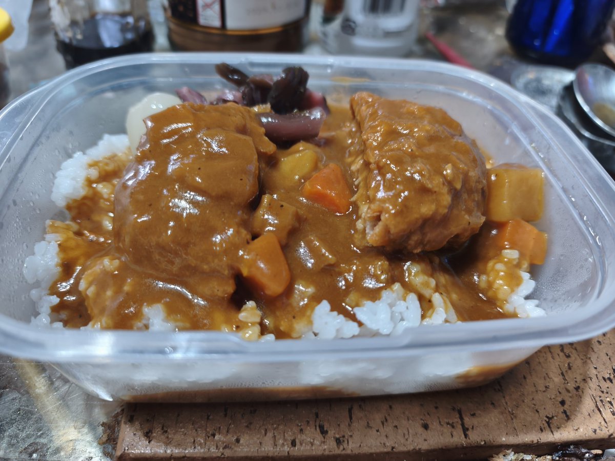 ajcu350's tweet photo. メンチカツカレー食おう🍛 https://t.co/6ZtQd9x25F