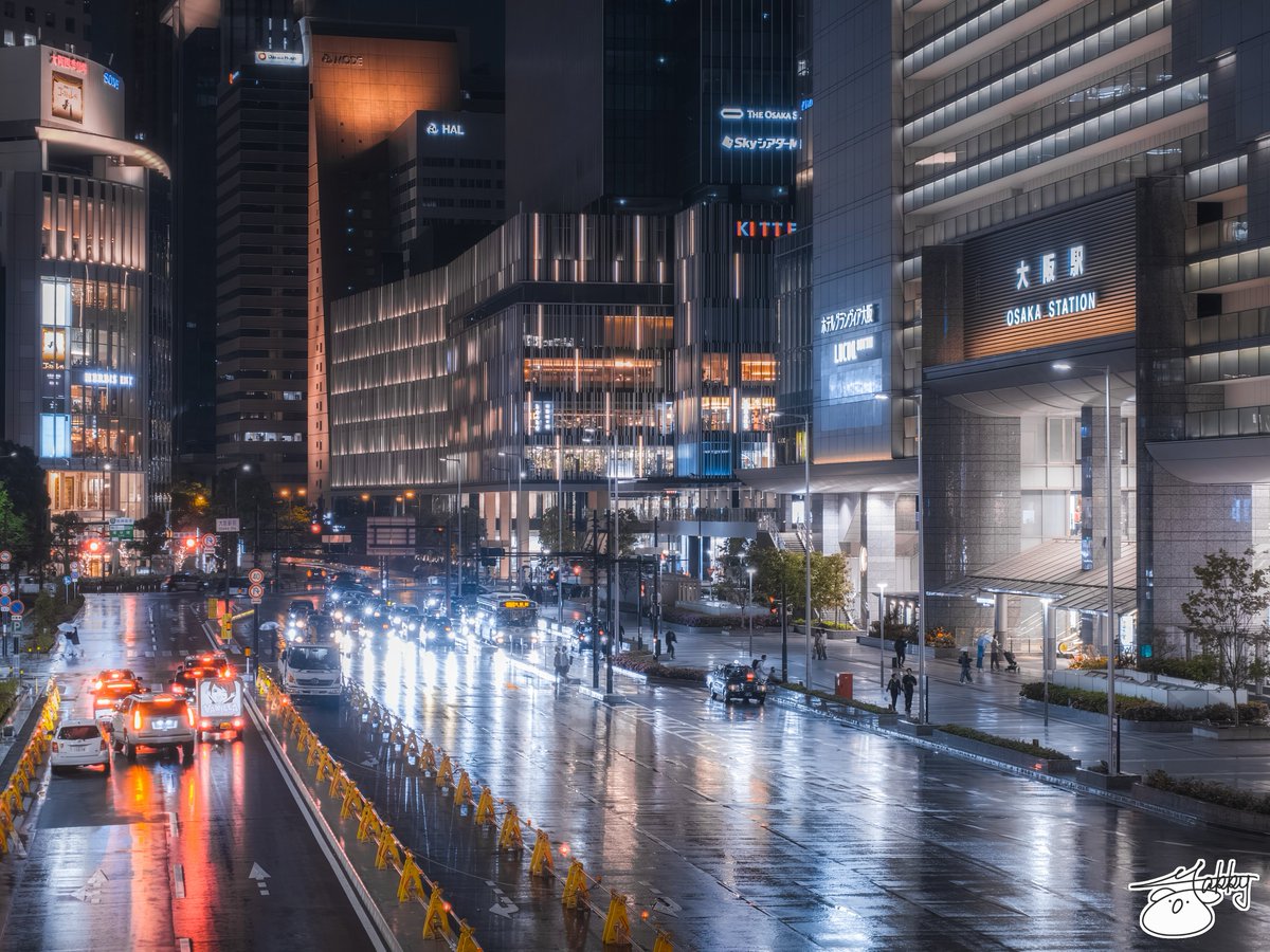 Yakky_Photo's tweet photo. 雨の日の大阪、それはまるでジュエリーボックス。 https://t.co/SAupe5Bb5P