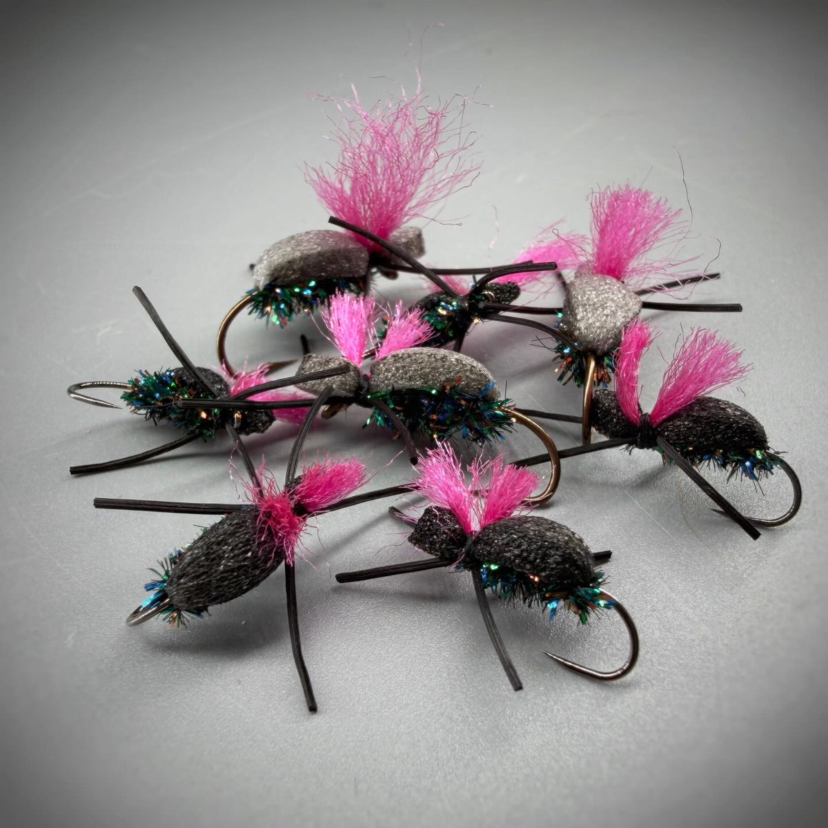 semperfli's tweet photo. Brian Davenport is behind the vice again tying some beetles! Using our laser cut Foam Beetle Bodies, Classic Waxed Thread, Polyyarn, and Synthetic Peacock Herl for the bodies.

Get out Beetle Bodies here https://t.co/IQR11fztTX

#semperfli #tiewithsemperfli https://t.co/ZGKBX8Cwnj