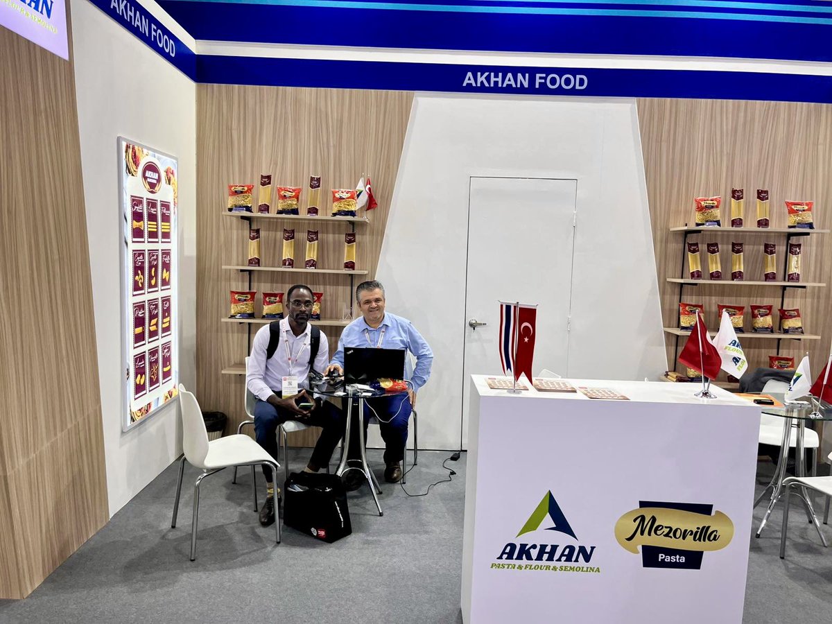 azimuntr's tweet photo. THAIFEX Anuga Asia 2026’nın ilk gününde; un ve makarna üretimindeki üretim gücümüzü, ürün çeşitliliğimizi ve ihracat vizyonumuzu uluslararası iş ortaklarımızla buluşturuyoruz. 

Standımızı ziyaret eden ve bizlerle bir araya gelen tüm misafirlerimize teşekkür ederiz.

#Akhan https://t.co/7j13Fclg8h